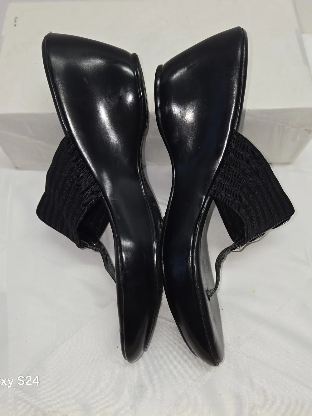 White Mountain classic black